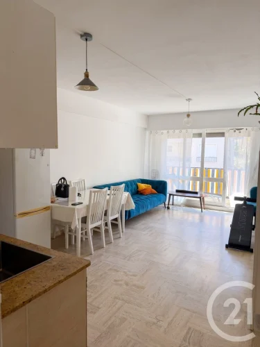 Cannes Avenue De la Baronne: Located on Avenue De la Baronne in Cannes, Within a Pleasant, Upscale photo 2