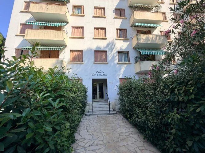 2 Bed Apartment for Sale in Cannes