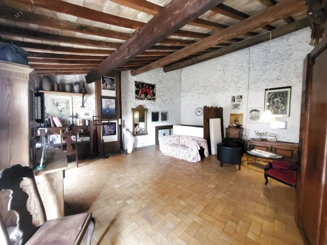 Caux - Charming Village House, 4 Rooms, 2 Bedrooms, Located 2 Steps from the Village Center, with Beautiful Potential photo 3