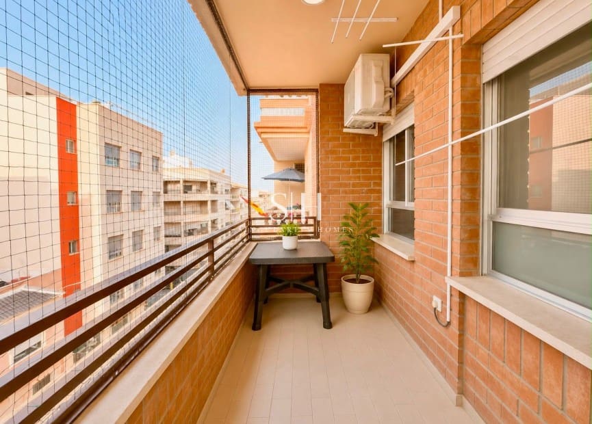 Apartment for sale in Guardamar Playa, Guardamar del Segura, Alicante photo 2