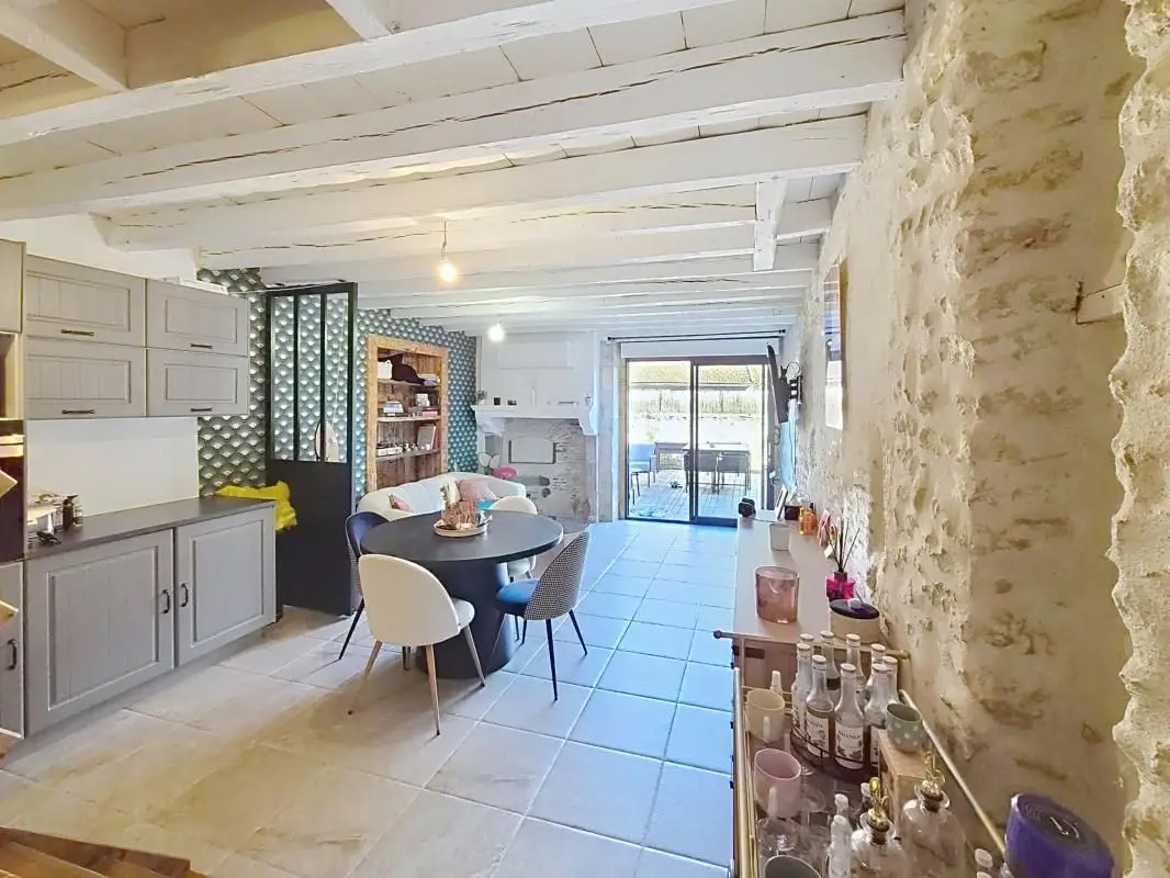 House for sale in Thevet-Saint-Julien — 3 bedrooms, 92 m²