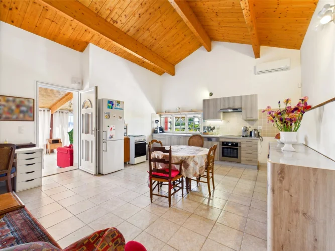 Lovely Single-Storey House with Large Garden Close to a Beautiful Bastide photo 3