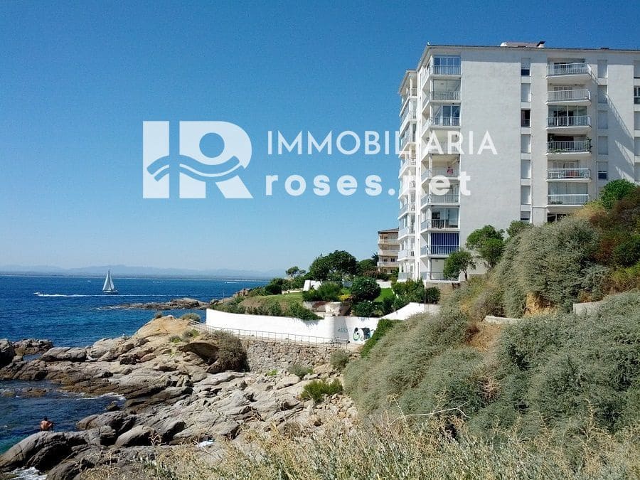 Beach Apartment for sale in Roses, Girona photo 3