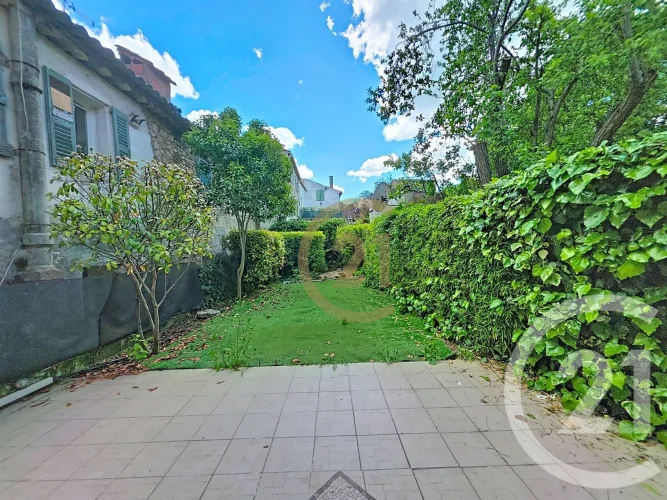 For Sale in Flayosc, Superb 3-Room Ground-Floor Apartment with Private Garden photo 3
