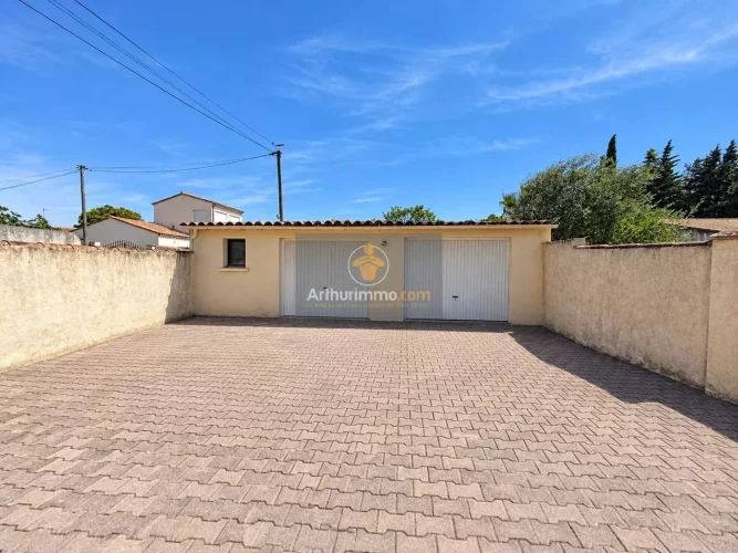 Charming 4-Room House in Bollène with Enclosed Garden photo 4