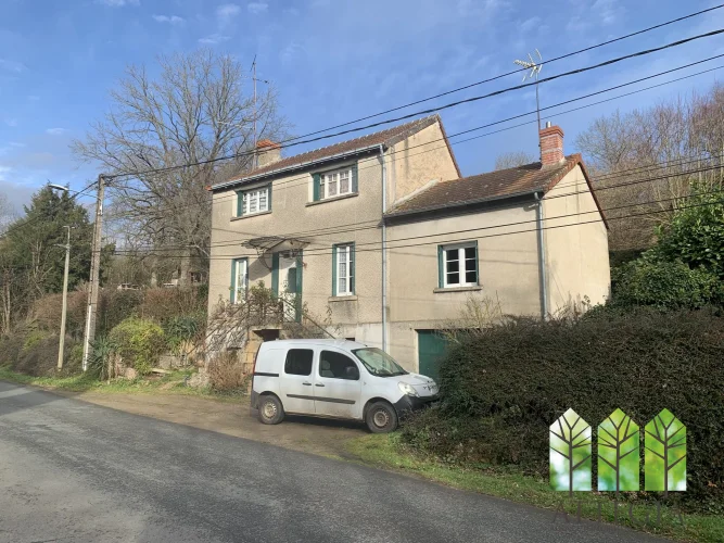Charming 2-Bedroom Town House with Enclosed Garden, Cellar & Garage — la Châtre (36400) photo 3