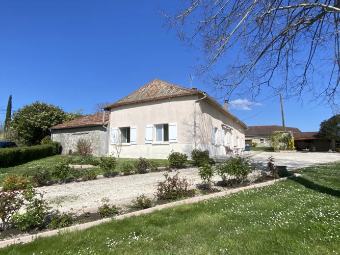 Country Property with Great Potential and Views Near Chalais photo 3