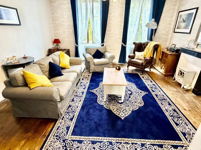 Large Renovated House in the Centre of a Lively Town with Train Station photo 3