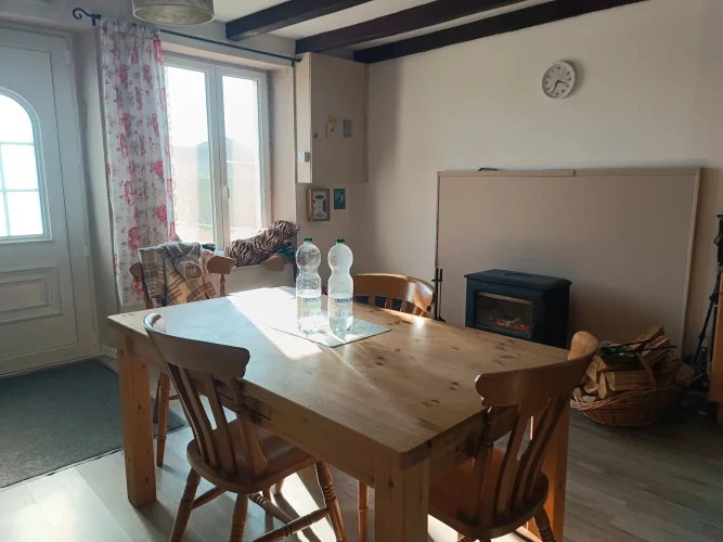 2 Bedroom House with Workshop and Land photo 3