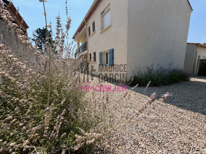 Carpentras Superb Garden Level in a House of 2 Lots, Parking Terrace.
