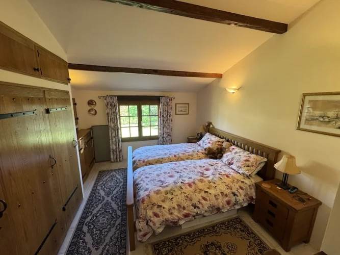 Detached stone house with large garden situated in a quiet location photo 5