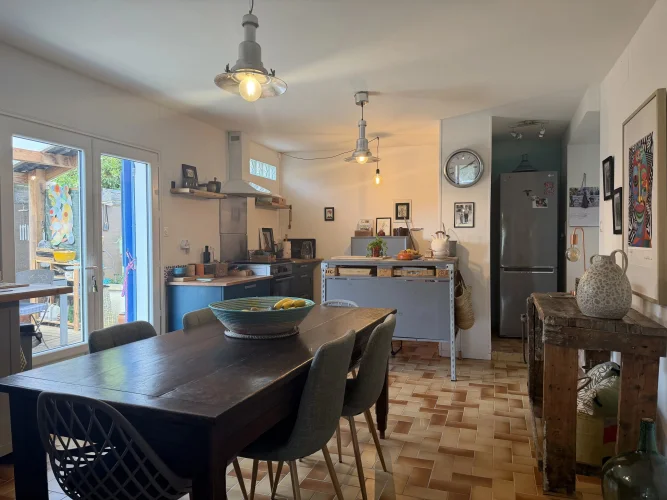 Charming Country Cottage in Sought-after Village photo 3