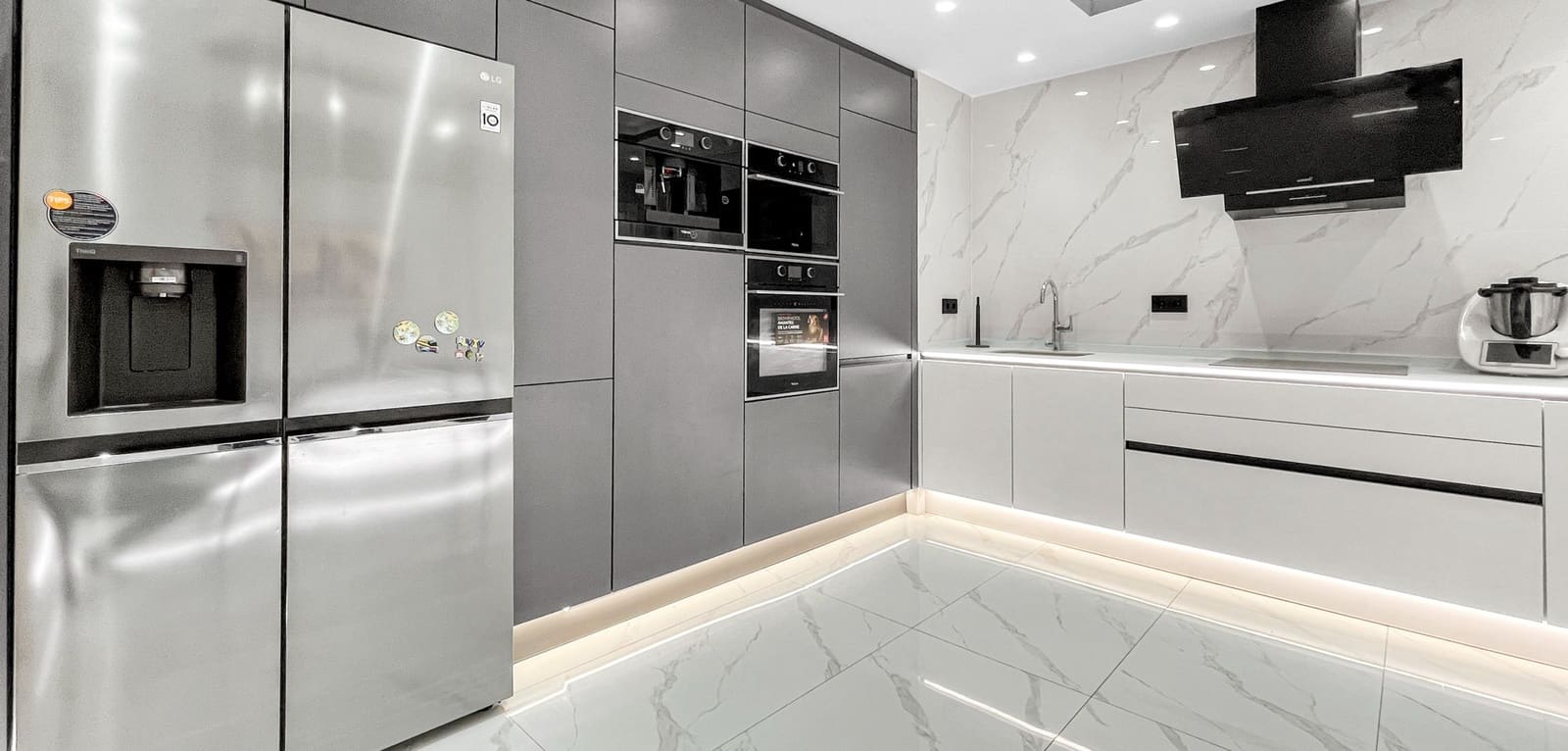 Apartment for sale in El Molino, Torrevieja, Alicante photo 4