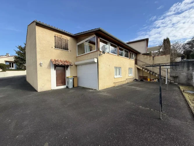 Family House with 3 Bedrooms in Cagnac-Les-Mines