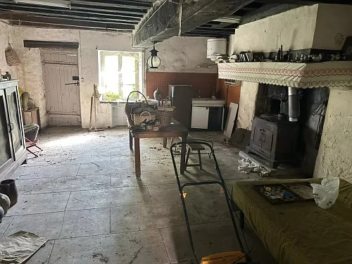 House to Renovate Near Noth photo 2