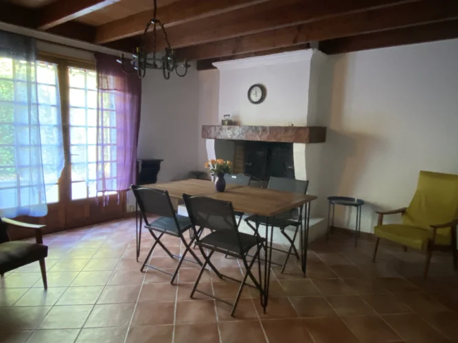 Three-Bedroom Village House with Garage and Garden – Near Chalais photo 3
