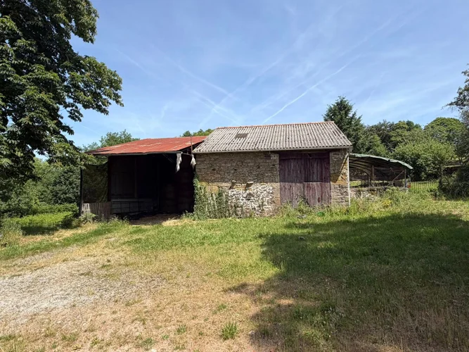 Haute Vienne - Large Stone Farmhouse for Renovation with 3 Barns and 1.3 Hectares of Attached Land photo 2