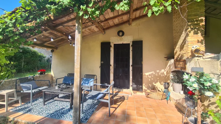 Pretty Country Stone Cottage in a Hamlet Near Aubeterre Sur Dronne photo 2
