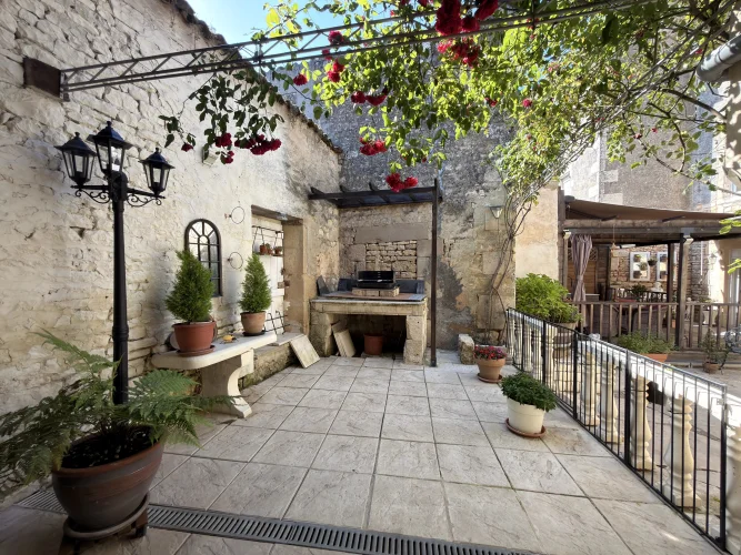Beautifully Renovated Town Property with Guest Accommodation Potential, Barn and Separate Land photo 2