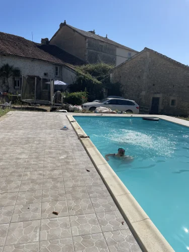 Pretty Cottage-Style Home with Private Pool photo 2