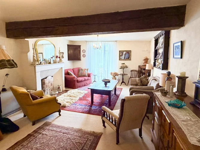 Great Townhouse with Unexpected Space and Rooms photo 4