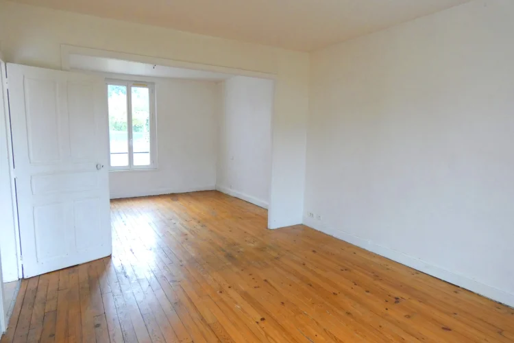 3 Bedroom House photo 3