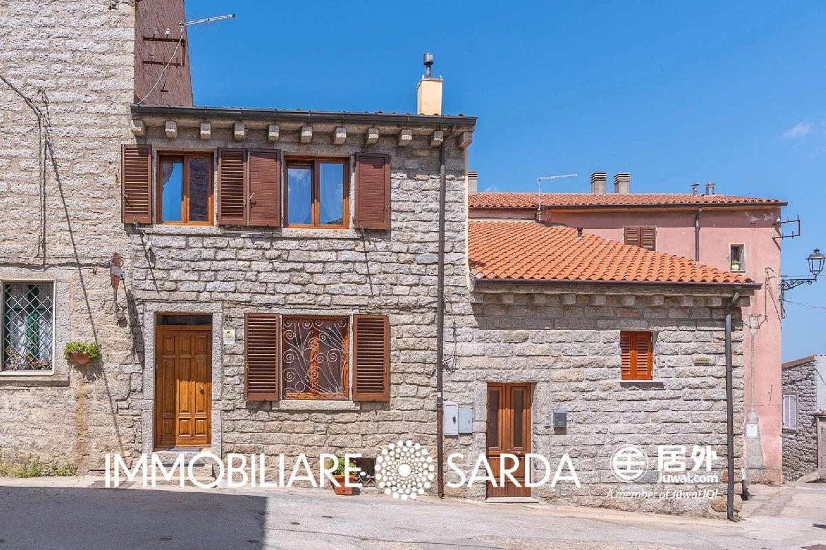 3 bedrooms top-to-bottom house, 178 m² Tempio Pausania, Gallura North-East Sardinia (province)