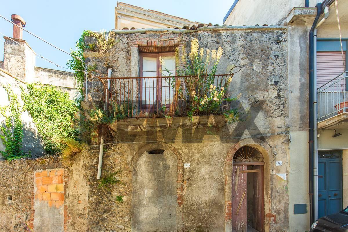2 bedrooms detached house, 77 m² Randazzo, Catania (province)