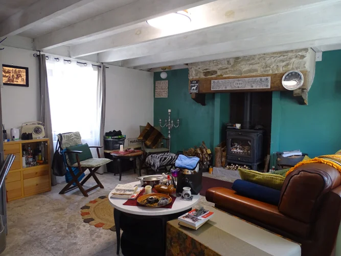 Finistère. Character Village Property with Renovation Potential in the Heart of Collorec photo 3
