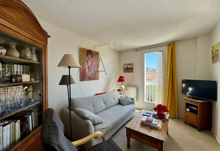 Cogolin - 3 Room Apartment with Parking and Terrace photo 3