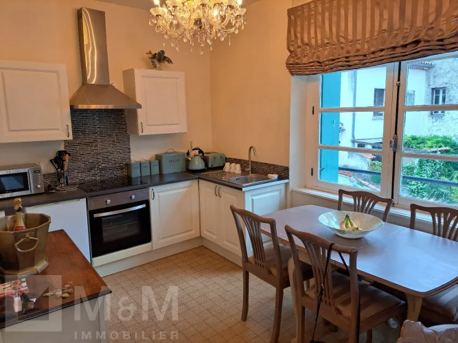 This Townhouse Offers Approximately 95m² of Living photo 3