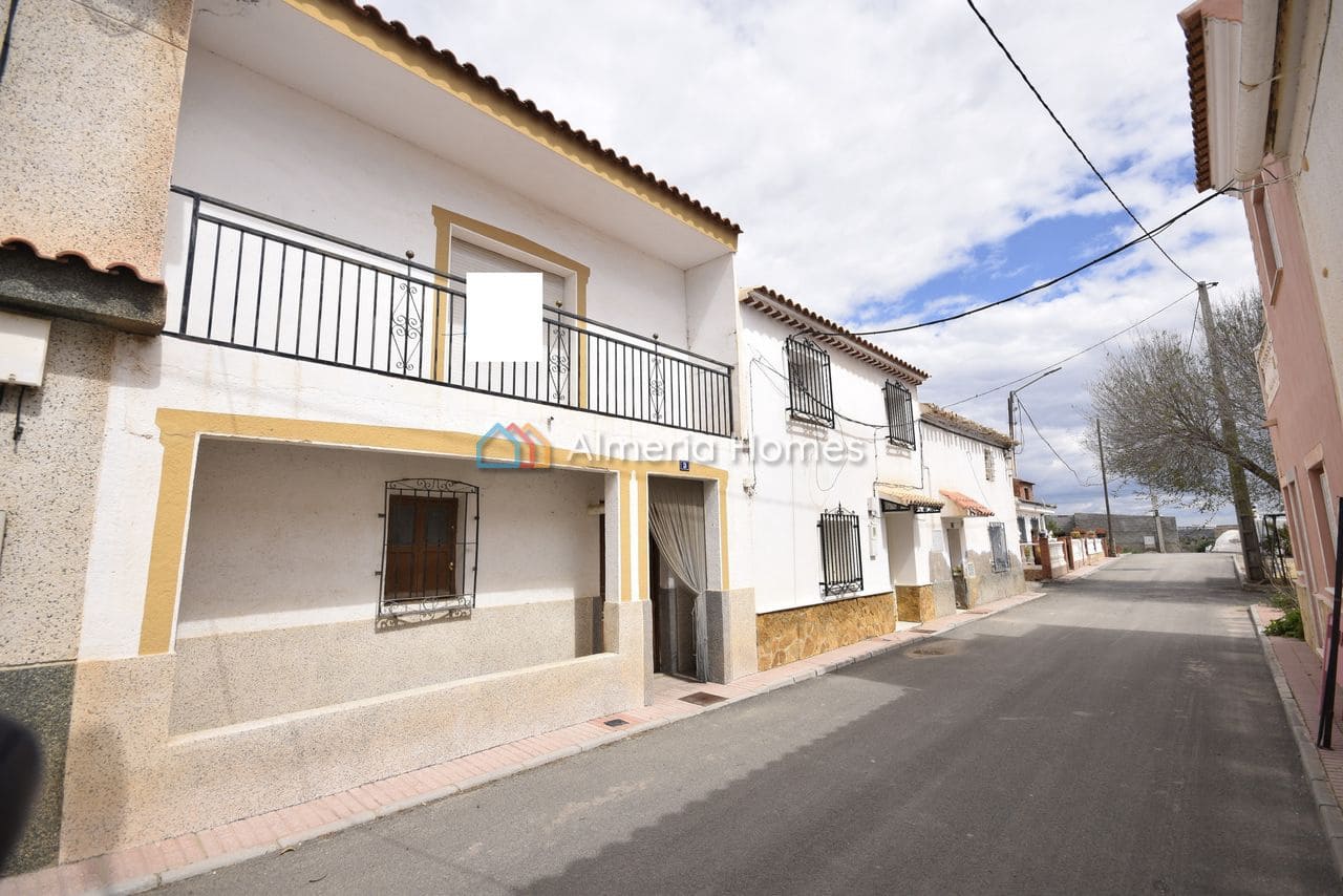 Townhouse for sale in Santopétar, Taberno, Almería photo 2