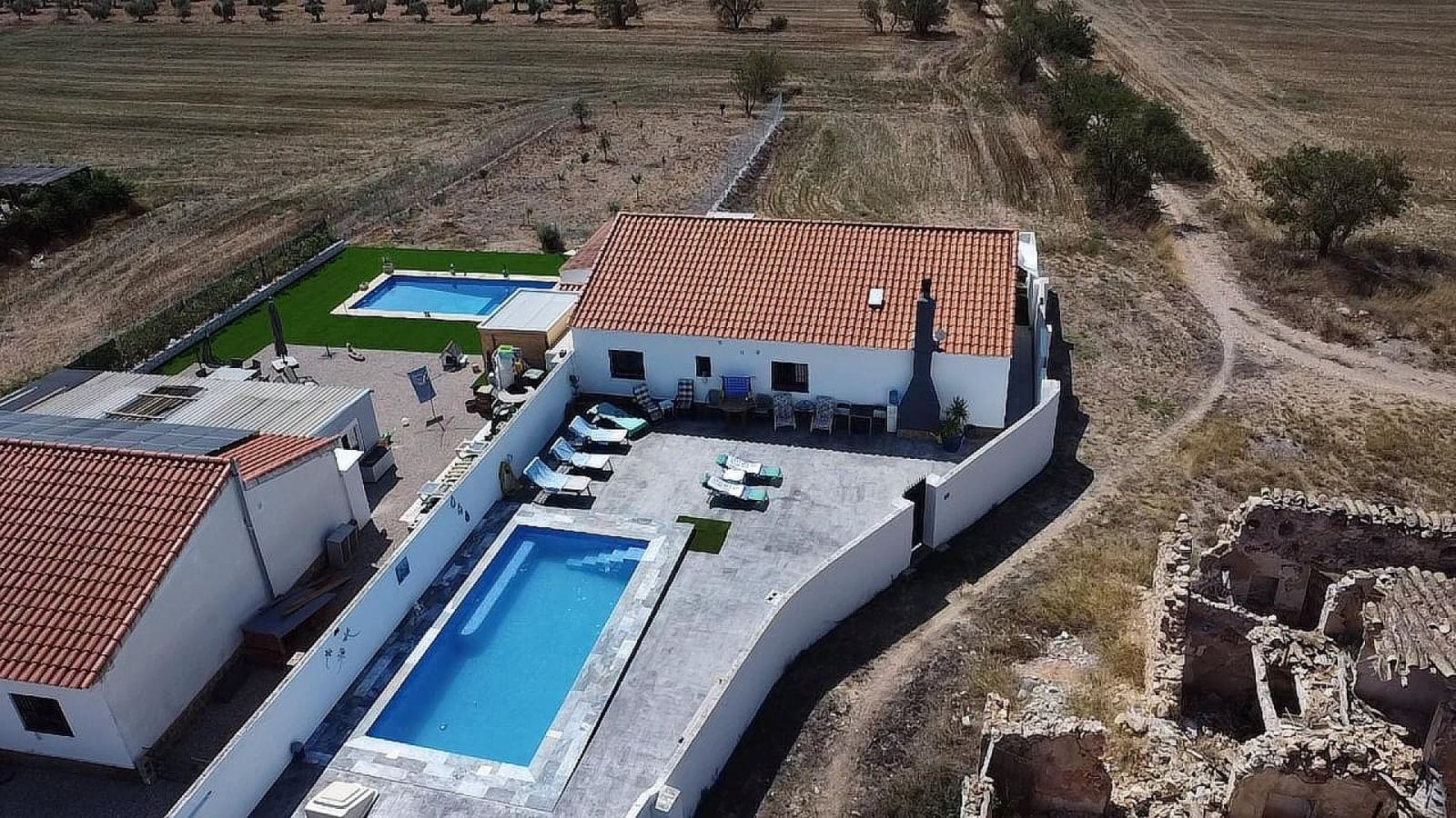 Villa for sale in Caudete, Albacete