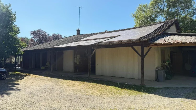 Family Home with 4 Bedrooms on 120 m², Garage and 4,400 m² of Land - a Must-See in a Calm, Green, South-Facing Setting photo 2