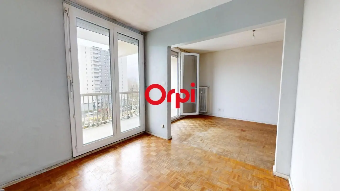 Apartment for sale in Vaulx En Velin — 2 bedrooms, 67 m² photo 3