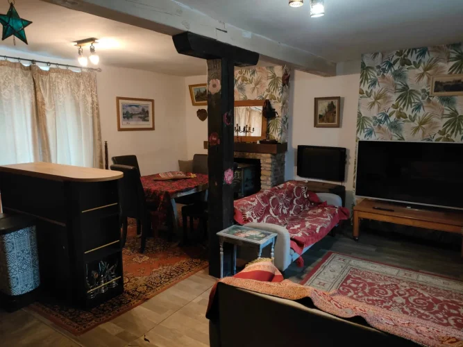 Quirky 3 Bed House photo 3