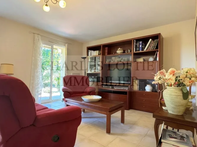 Pretty Single-Story House with 3 Bedrooms and Garage on a 1057 m² Land in Cazals photo 4