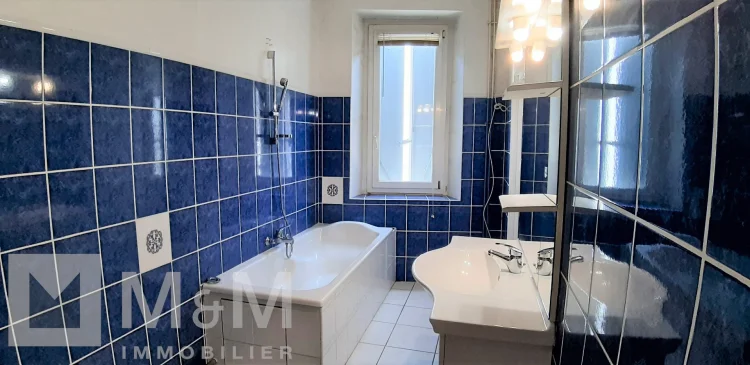 M&M Immobilier Presents: a Spacious 2-Sided Townho photo 3