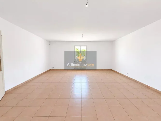 Charming 4-Room House in Bollène with Enclosed Garden photo 5