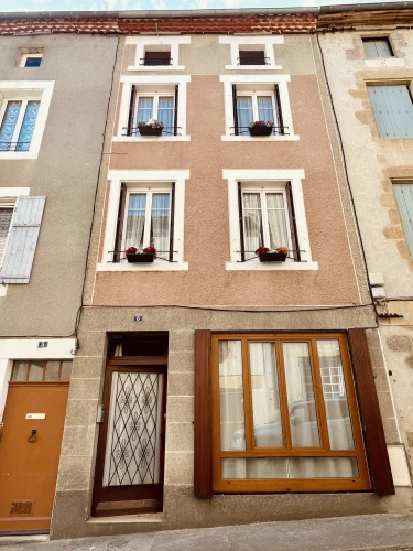 Townhouse in Need of Renovation