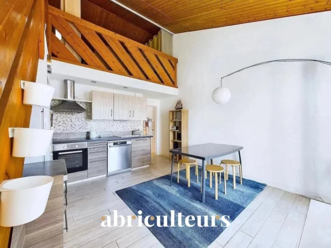2-Bedroom Apartment with Sea View Balcony for Sale on Rue De la Pointe in L'herbaudière (85330) photo 5