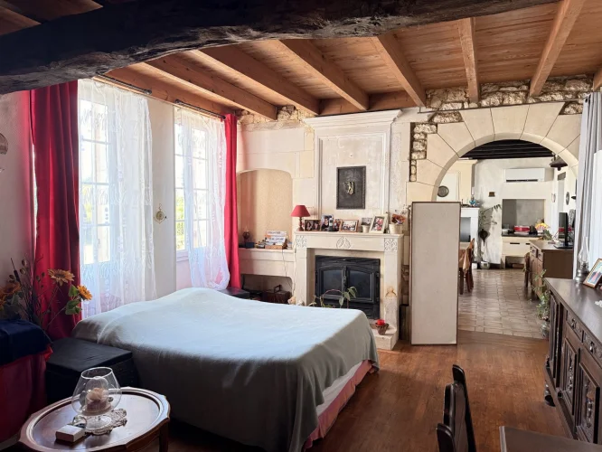 Beautiful Charentaise House with Outbuildings and 5,325 m² of Grounds photo 5