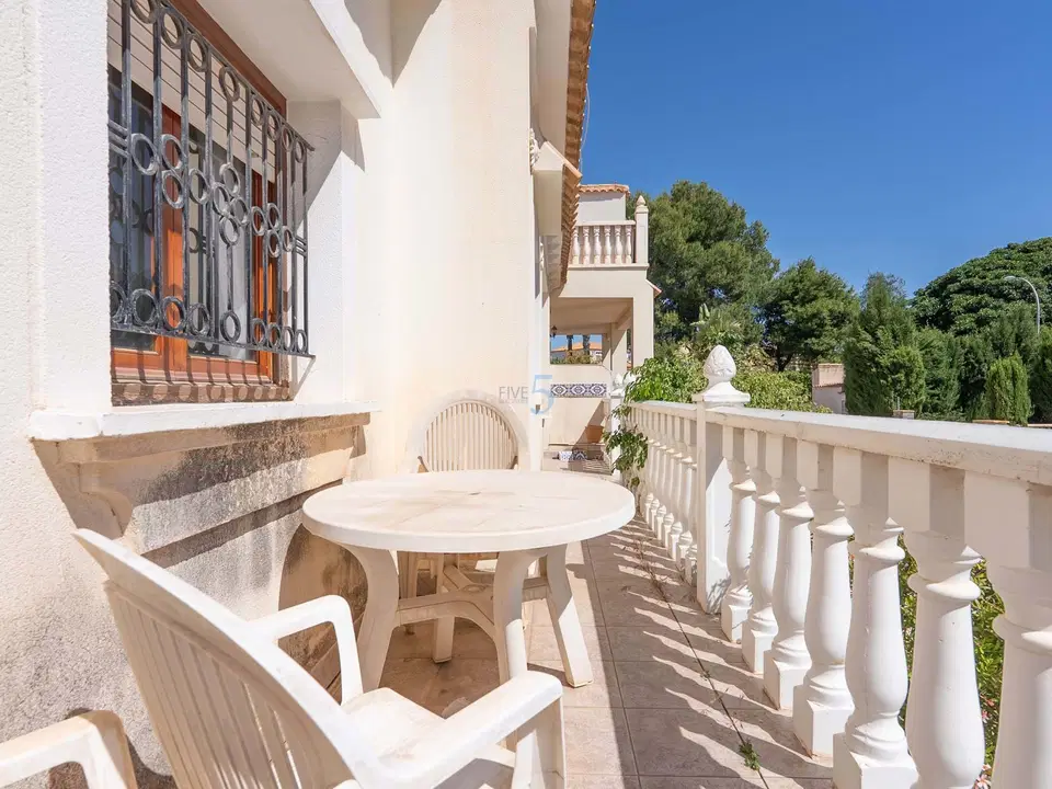 5 Real Estate photo 3