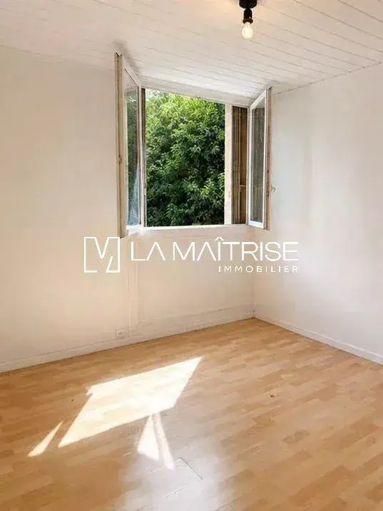 Apartment for sale in Marseille 15ème arrondissement — 3 bedrooms, 72 m²