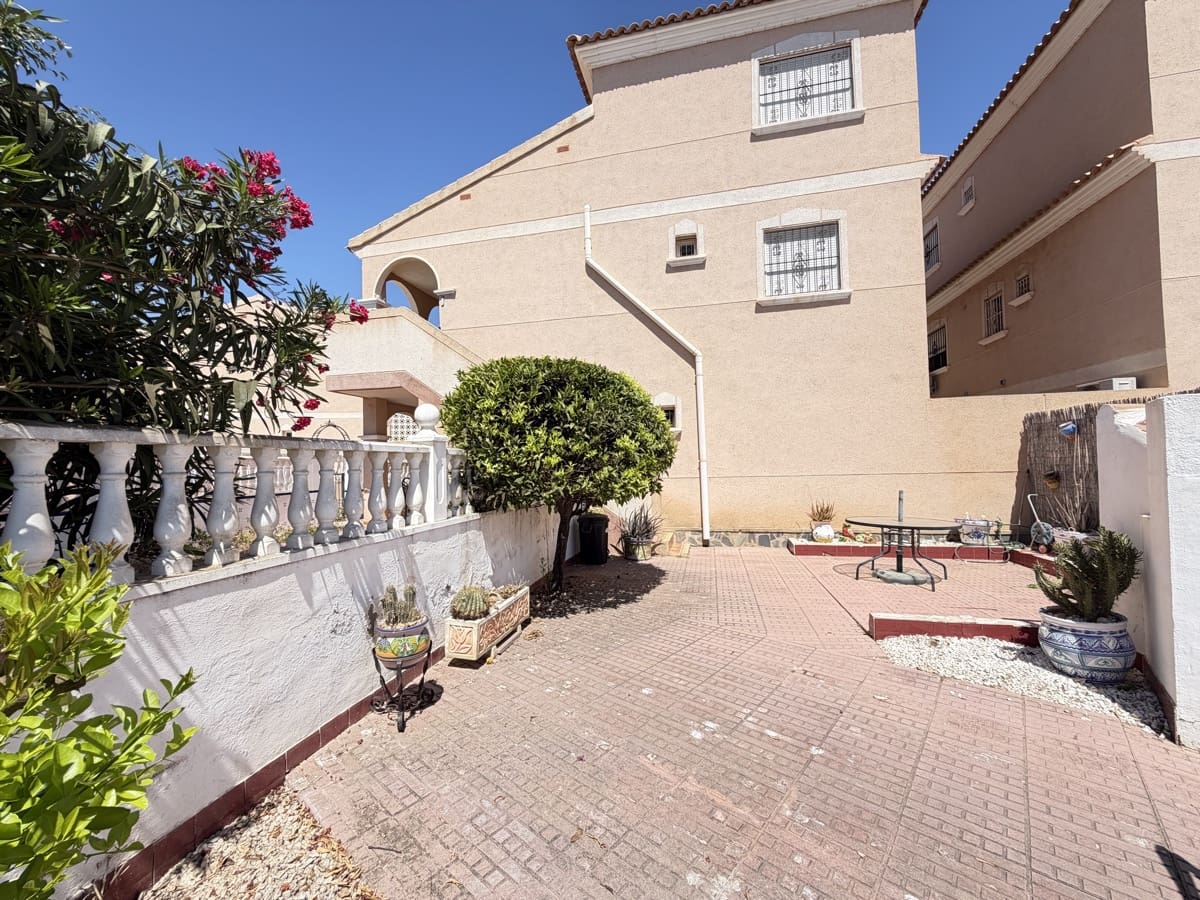 Penthouse for sale in La Zenia, Orihuela, Alicante photo 2