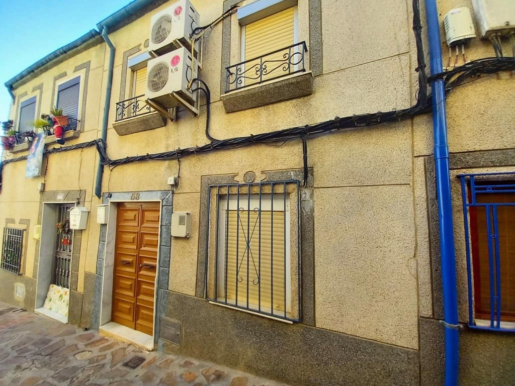 Townhouse for sale in Martos, Jaén photo 2