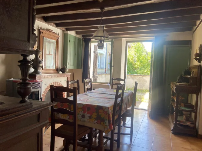 Toucy, Old House of 72 m² with a Garden and Adjoining Land, Buildable (not Serviced) with photo 4