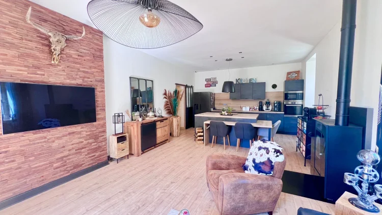 Chatillon Sur Seine: Modern 130m² Apartment Near the photo 2