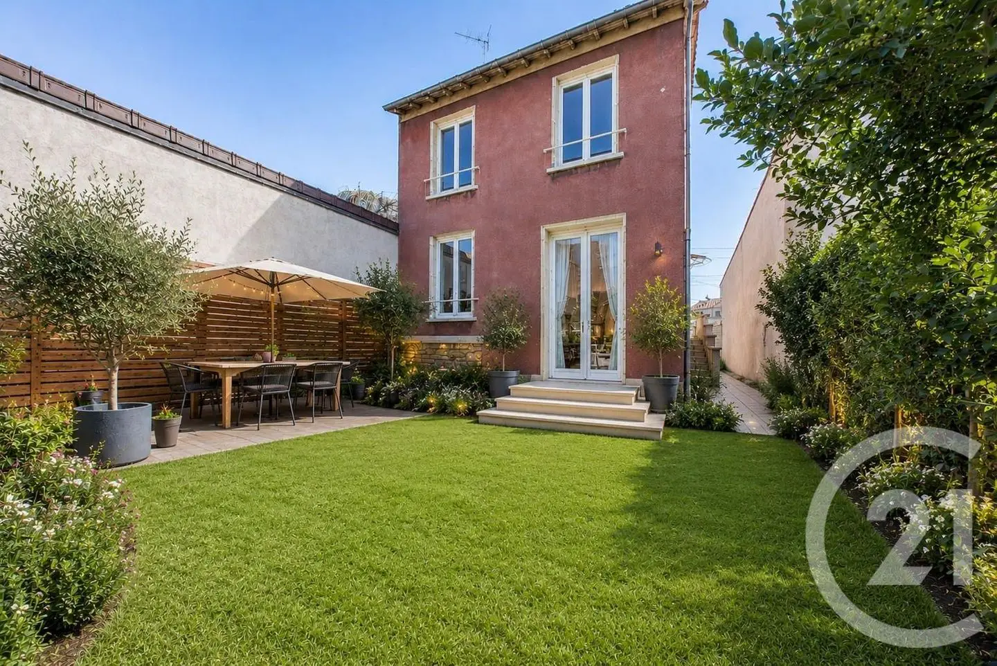 Maison 2 étages photo 2