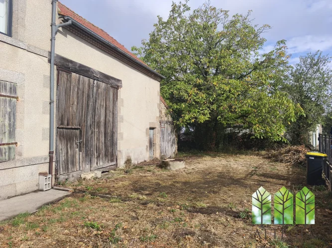 Detached Country House with Barn and Garden photo 5